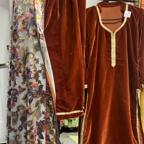 Valvet suits in small to Med sizes - Picture 13 of 16